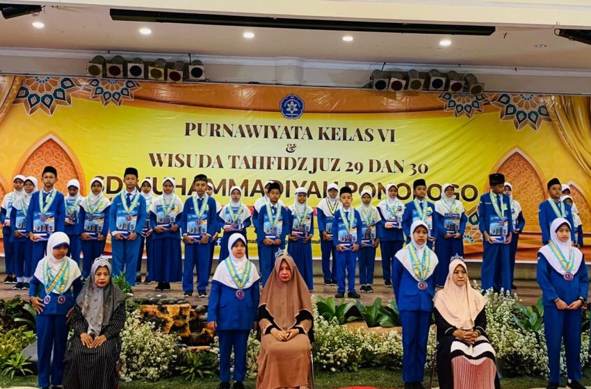  SD Muhammadiyah Ponorogo Gelar Purnawiyata dan Wisuda Tahfidz