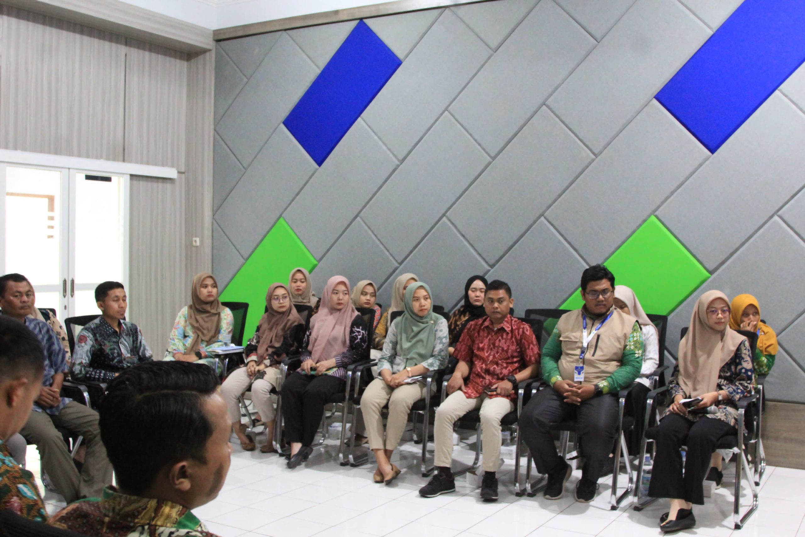 Momen Karyawan Bank Mitra Syariah Ponorogo Ikuti Baitul Arqom, Sabtu (16/8/25).