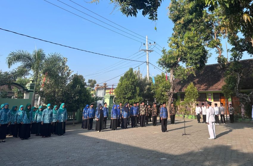  Upacara Bendera HUT RI ke-80 Desa Gombang Penuh Khidmat