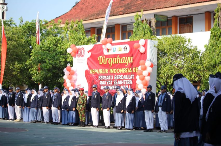  Upacara HUT RI ke-80 SMA Muhipo Teguhkan Semangat Kemerdekaan
