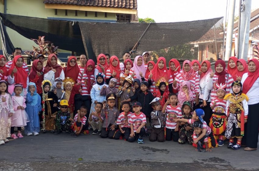  RA Aisyiyah Pandanderek Meriahkan Pawai Mobil Hias HUT RI ke-80