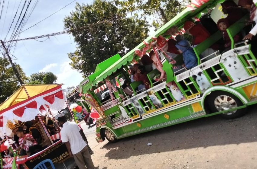  Lembaga Muhammadiyah Balong Tunjukkan Kekompakan dalam Pawai HUT RI ke-80