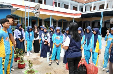 Momen Pembuatan Biopori Siswa SMPM 4 Balong Bersama Dinas Lingkungan Hidup Ponorogo, Rabu (27/8/25).